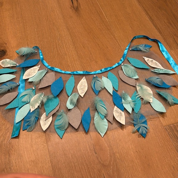 Handmade felt and feathered sheer cape. Worn once, absolutely stunning - Picture 2 of 8